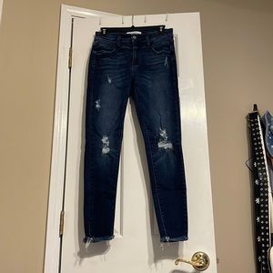 KanCan distressed skinny jean
